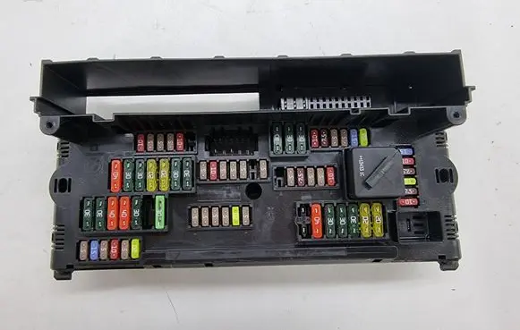 BMW 5 F10 F11 Fuse module 9252815 925281501