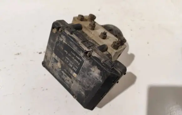 Volkswagen PASSAT B4 ABS Pump 3A0907379D 5WK8450 10094603113