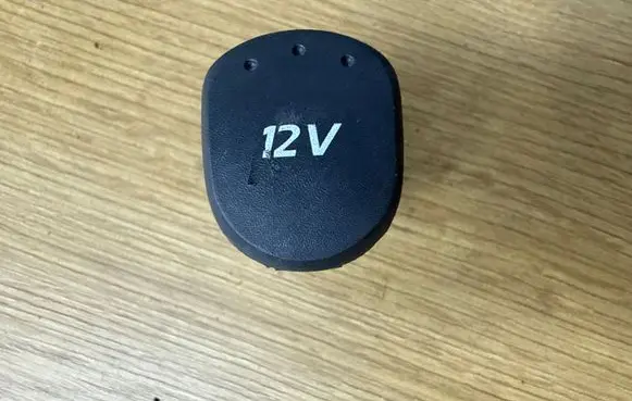 Opel Vivaro 12 V Socket (front)