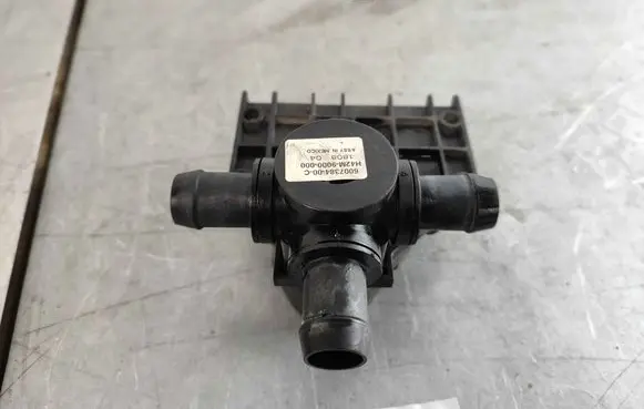 Tesla Model S Coolant heater control valve 600738400C
