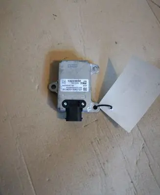 Cadillac BLS ESP acceleration yaw rate sensor 13223930