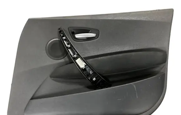 BMW 1 E81 E87 Front door card panel trim 7122662 7145076 7136228