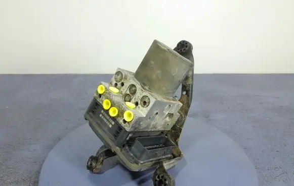 BMW X6 E71 ABS Pump 6785266