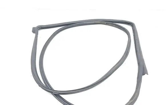 Suzuki Vitara (LY) Rubber seal rear door 