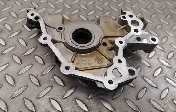 Audi A1 Timing chain cover 04E103153B