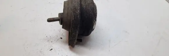BMW 7 E38 Engine mount bracket
