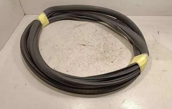 KIA Sorento Rear door rubber seal (on body) 