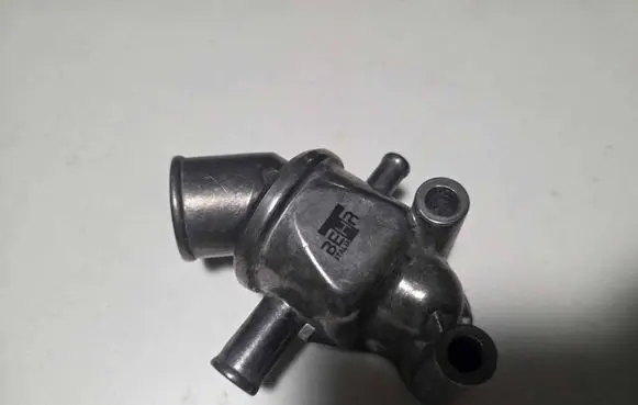 Fiat 124 Thermostat/thermostat housing 0004360904 4440367