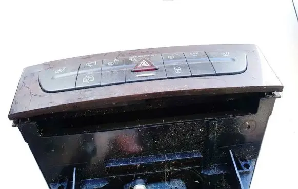 Mercedes-Benz E W211 Hazard light switch a2116800552