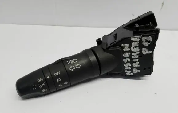 Nissan Primera Indicator stalk 25540AV600