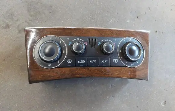 Mercedes-Benz C W203 Climate control unit A2038301785 E179943 9140010525