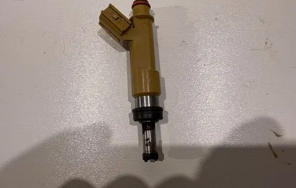 Toyota Auris E180 Fuel injector 232500T030