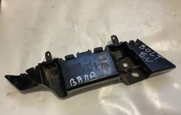 Chevrolet Bolt Front bumper mounting bracket 42551874