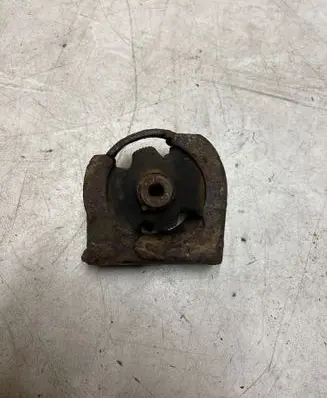 Toyota Corolla Verso AR10 Engine mount bracket