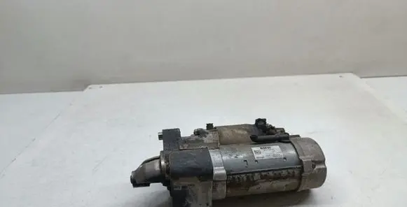 BMW 2 F46 Starter motor 8570845