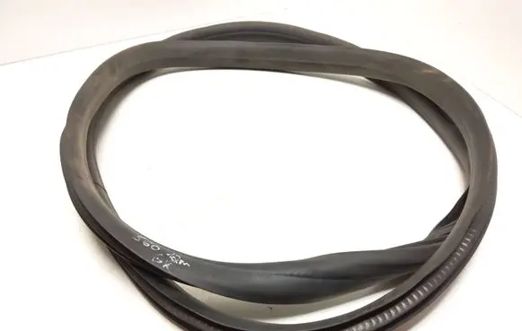 Volvo S60 Rubber seal rear door 
