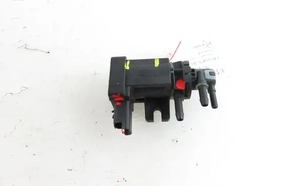 Citroen DS5 Valve vacuum 9674084680