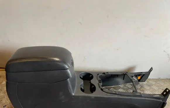 Hyundai Santa Fe Armrest 846812B000