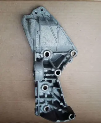 Renault Kadjar Generator/alternator bracket 8200669494