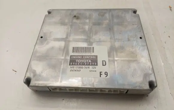 Toyota Corolla Verso AR10 Engine control unit/module 896610F090 1758007614