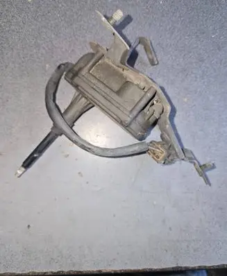 Isuzu Trooper Headlight wiper motor 080618