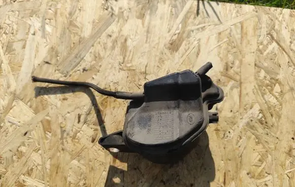 Mazda 3 II Vacuum air tank 