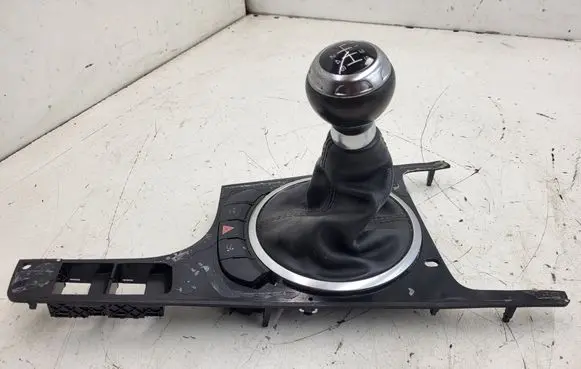 Audi TT TTS Mk2 Gear lever shifter trim leather/knob 8L0711184B
