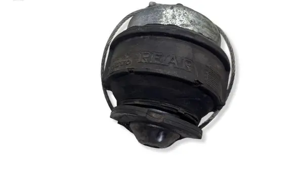 Volvo S60 Engine mount bracket 30741397