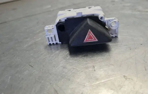 Ford Focus Hazard light switch 2M5T13A350AA 070202