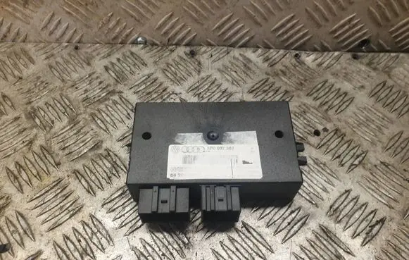Skoda Octavia Mk2 (1Z) Tow bar trailer control unit/module 8P0907383 58299507A