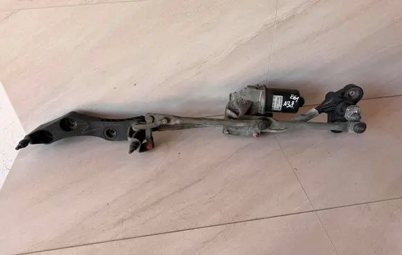 BMW 5 E60 E61 Front wiper linkage and motor 6934279