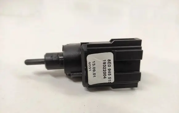 Audi A4 S4 B6 8E 8H Brake pedal sensor switch 8E0945515 19322004 4031