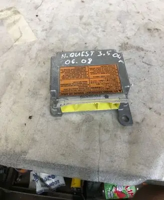 Nissan Quest Airbag control unit/module 988205z000