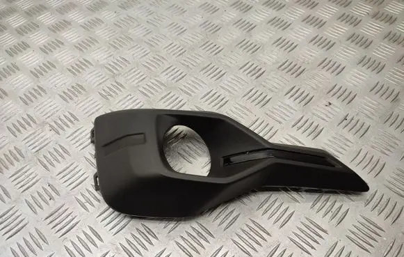 Front fog light trim/grill