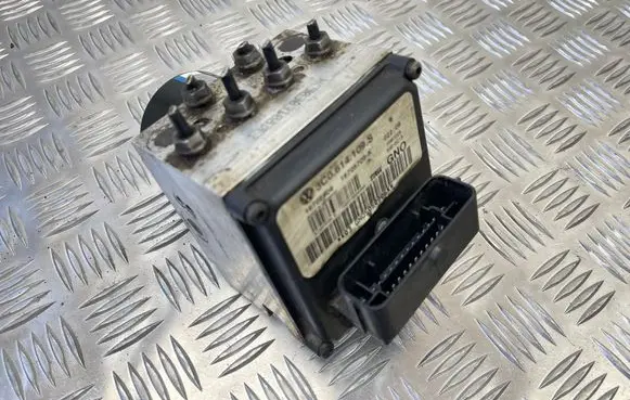 Volkswagen PASSAT B6 ABS Pump 3C0614109S