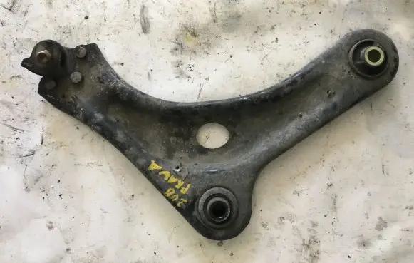 Peugeot 208 Front control arm 9670771480