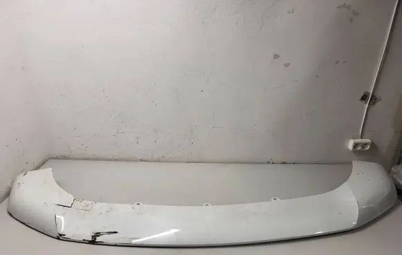 Front bumper lip