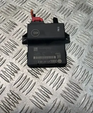 Audi Q5 SQ5 8R Gateway control module 8T0907468Q