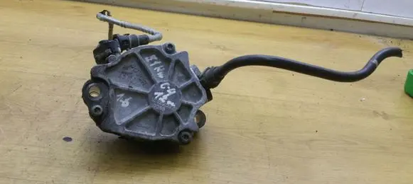 Citroen C4 II Vacuum pump 1C2202X 9684786780