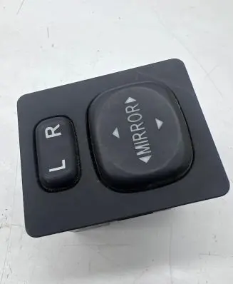 Toyota Auris 150 Wing mirror switch 183640 BSAPA8F70