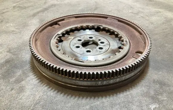 Volkswagen Golf VII Flywheel 04C105266F