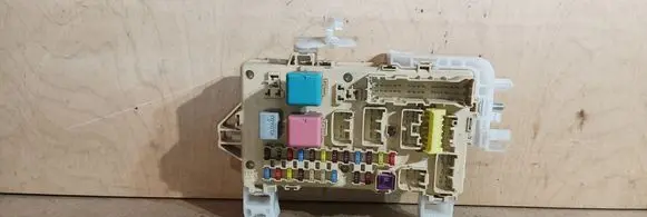 Toyota Corolla Verso AR10 Fuse module 892210F010 905765