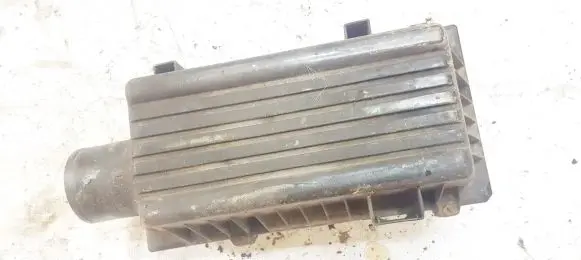 Peugeot 406 Air filter box