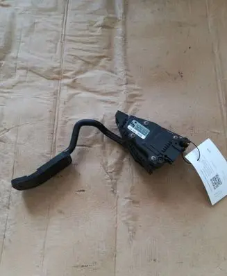 Volkswagen Sharan Accelerator throttle pedal 7M3721603B