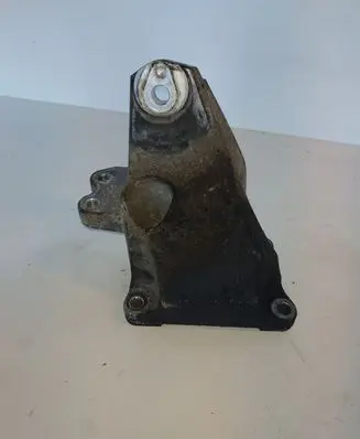 Lexus IS 220D-250-350 Engine mounting bracket