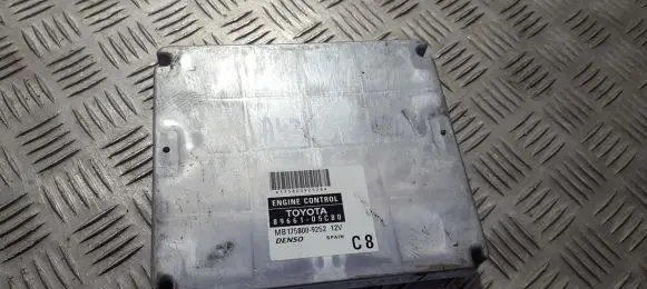 Toyota Avensis T250 Engine control unit/module 8966105c80