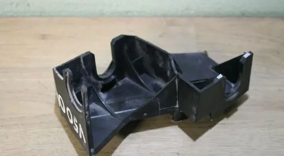 Volvo V50 Gear shift cable bracket 30681386