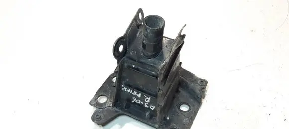 Audi A3 S3 8P Front bumper mounting bracket 8P0807184