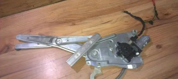 Saab 9-5 Sliding door window regulator with motor nenustattyta