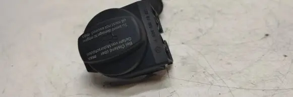 Mercedes-Benz A W169 Oil fill pipe A6400100369